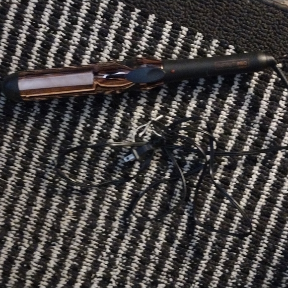 Conair INFINITI PRO curling iron brand new - Picture 3 of 3